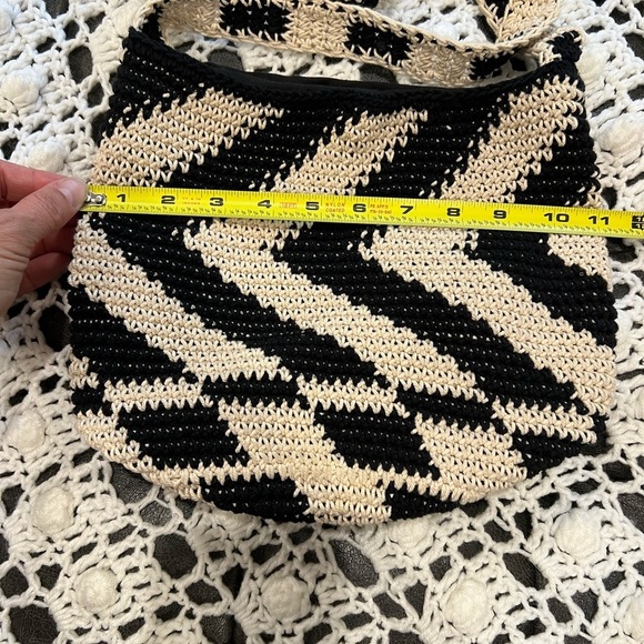 Wild Fable Black and Cream Crochet Shoulder Bag - Picture 5 of 9
